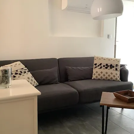 Chez Chantal Et Philippe 招待所 Florensac